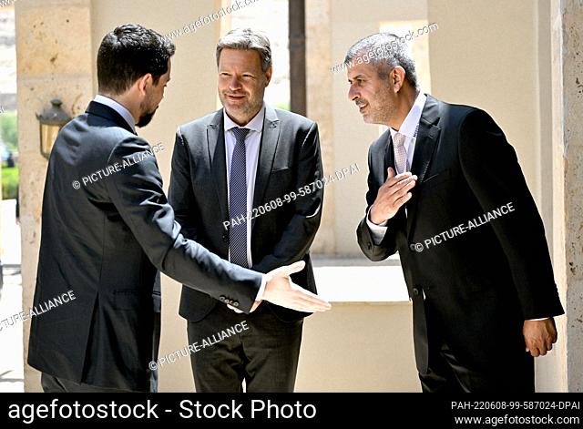 08 June 2022, Jordan, -: Robert Habeck (Bündnis 90/Die Grünen, M), Vice Chancellor and Federal Minister for Economic Affairs and Climate Protection