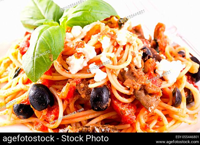 italian cuisine, spaghetti alla puttanesca