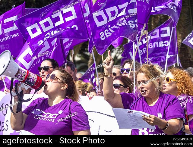 Las Palmas, Gran Canaria, Canary Islands, Spain. 8th March 2020. Thousands turn out for International Women's day march in Las Palmas