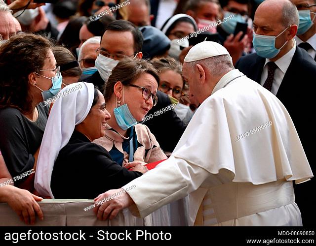 Pope Francis greets the few faithful present in masks in the Cortile San Damaso before the general audience. Vatican City (Vatican), June 2nd, 2021