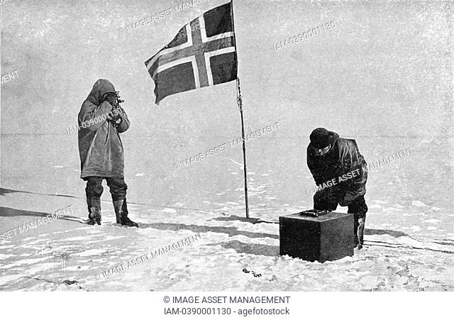 Raold Engelbrecht Gravning Amundsen 1872-1928  Norwegian explorer  First to navigate the Northwest Passage 1918 Taking sights at South Pole which he reached in...