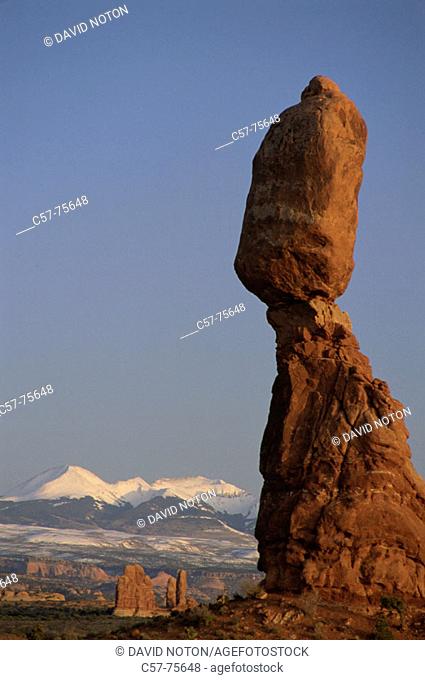 Balanced Rock. Arches National Park. Utah. USA
