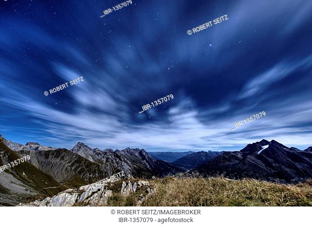 Peaks in the light of the full moon, Kaisers, Lechtal, Ausserfern, Tyrol, Austria, Europe
