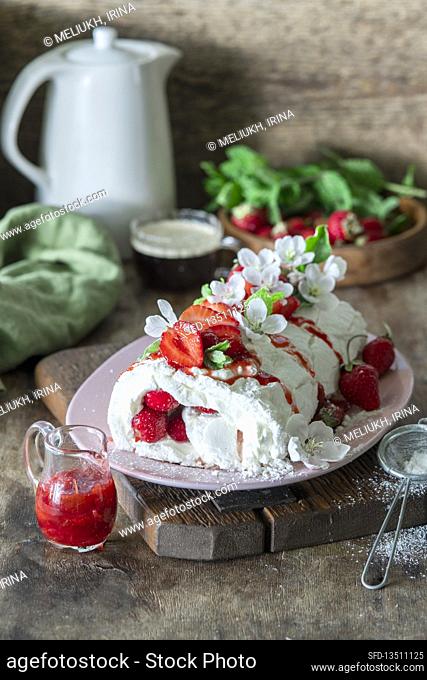 Strawberry meringue roll