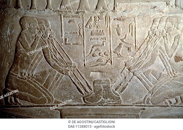 Smelting of gold, embossed, interior of the mastaba of Mereruka, Saqqara (Unesco World Heritage List, 1979). Egyptian civilisation, Old Kingdom, Dynasty VI
