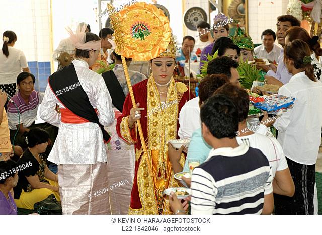 Yangon U Win Hlaing, a famous nat-kadaw  medium  Festival of Ko Myo Shin, one of the most important nats of the national pantheon  Pyin U Lwin