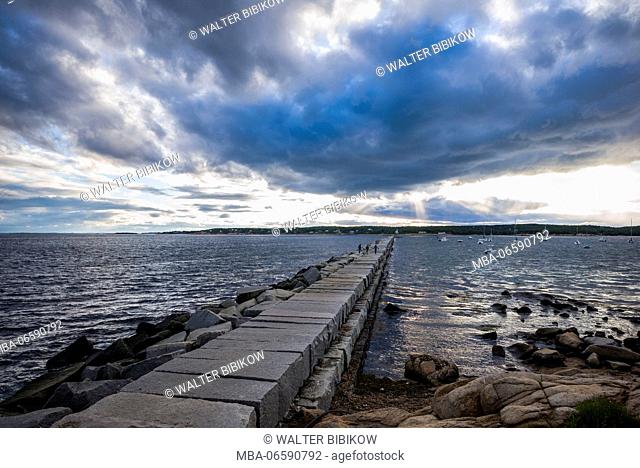 USA, Massachusetts, Cape Ann, Gloucester, Eastern Point Breakwater, dusk