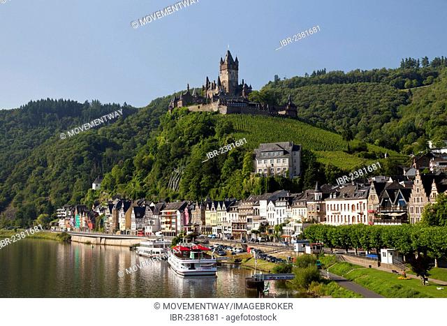 Town view with Moselle river and Reichsburg Imperial Castle, Cochem, Moselle, Rhineland-Palatinate, Germany, Europe, PublicGround