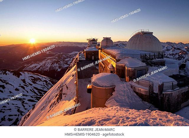France, Hautes Pyrenees, Bagneres de Bigorre, La Mongie, Pic du Midi de Bigorre (2877m), Sunrise on the observatory