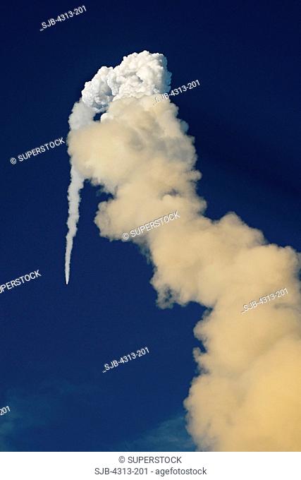 Atlantis launches on STS-117