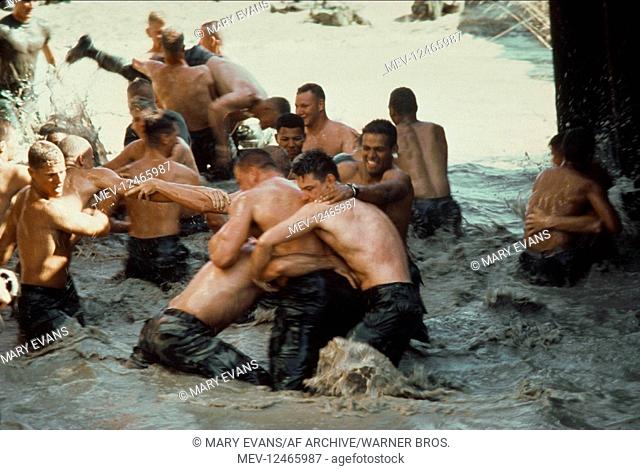 Soldiers In Muddy Water Scene Film: Heartbreak Ridge (USA 1987) Director: Clint Eastwood 05 December 1986