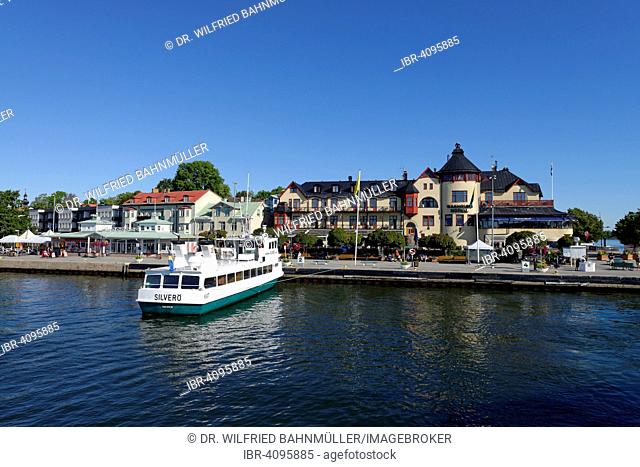 Port of Vaxholm, with Vaxholm Hotel, Vaxön, Stockholm archipelago, Stockholms skärgård, near Stockholm, Sweden