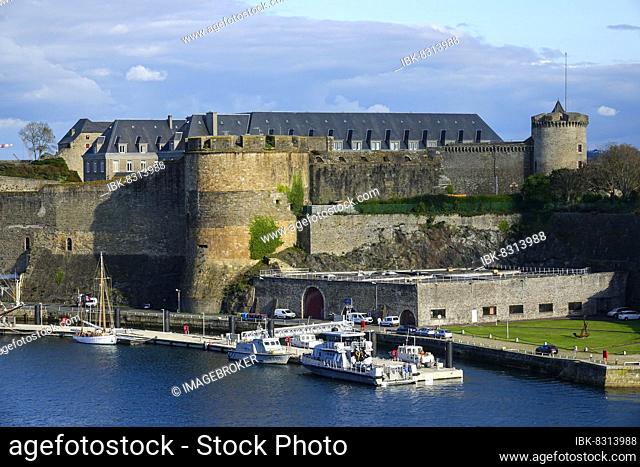 Fortress Chateau de Brest, therein National Marine Museum at the mouth of the river Penfeld into the bay of Brest, Brest, department Finistere Penn ar Bed