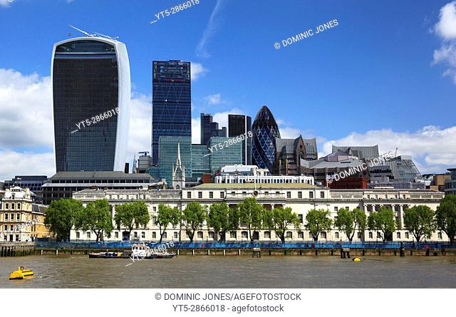 The skyscrapers of 20 Fenchurch Street, 122 Leadenhall Street and 30 St. Mary Axe dominate the London skyline, London, Europe