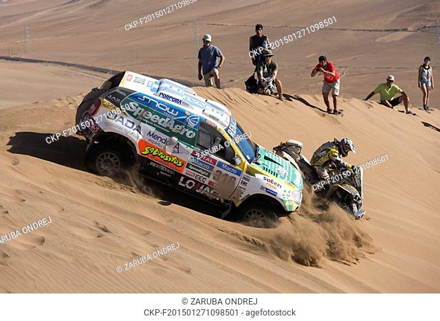 LUCAS INNOCENTE, #279, Can-am, EMILIANO SPATARO, BENJAMIN LOZADA, #316, Renault, stage 4, Dakar rally 2015, Chilecito - Copiapo, Chile (CTK Photo/Ondrej Zaruba)