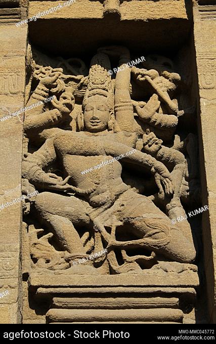 The Kailasanathar temple, also referred to as the Kailasanatha temple, is a Pallava-era historic Hindu temple in Kanchipuram, Tamil Nadu