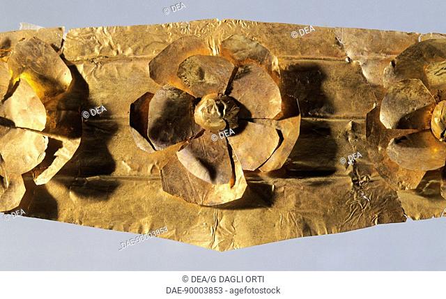 Gold tiara from Marcellina, Lazio, Italy. Detail. Goldsmith art. Greek civilization, Magna Graecia.  Reggio Di Calabria, Museo Nazionale Della Magna Grecia...