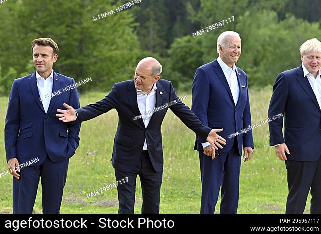 From left: Emmanuel MACRON, (Japan), Federal Chancellor Olaf SCHOLZ, US President Joe BIDEN, Boris JOHNSON, greeting of the heads of state