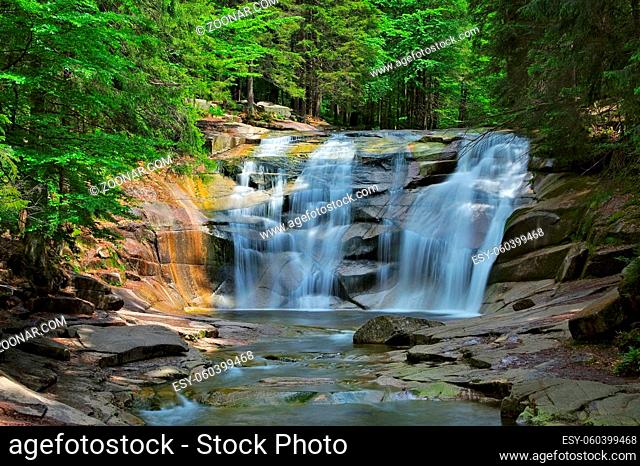 Mummelfall im Riesengebirge - waterfall Mummelfall in the Giant Mountains, Czechia