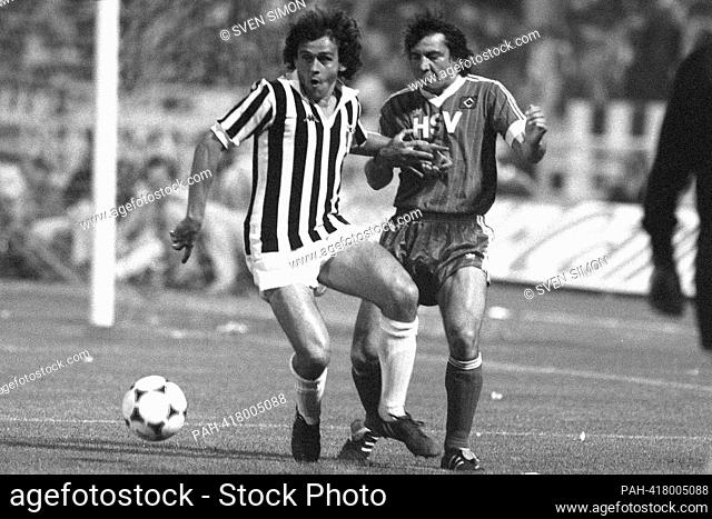 ARCHIVE PHOTO: Felix MAGATH will be 70 years old on July 28, 2023, Felix MAGATH (HH), right, in duels versus Michel PLATINI (Juve), action