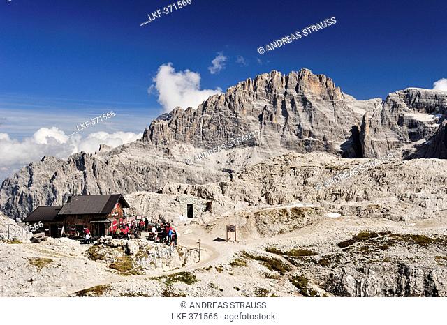 Alpine hut Rifugio Pian di Cengia with Elferkofel, Tre Cime di Lavaredo range, Sexten Dolomites, Dolomites, UNESCO World Heritage Site, South Tyrol, Italy