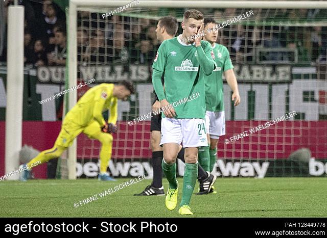 Painful defeat for SV Werder with Johannes EGGESTEIN (HB, front); in the background on the left goalwart Jiri PAVLENKA (HB) after the fifth (fifth) versustor...