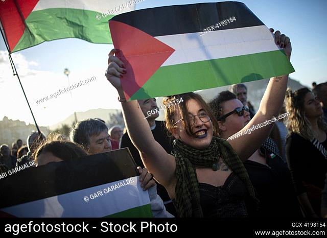 Demonstrators hold Palestinian flags and shout slogans during a protest in support of the Palestinians and the Gaza strip. Donostia (Spain)