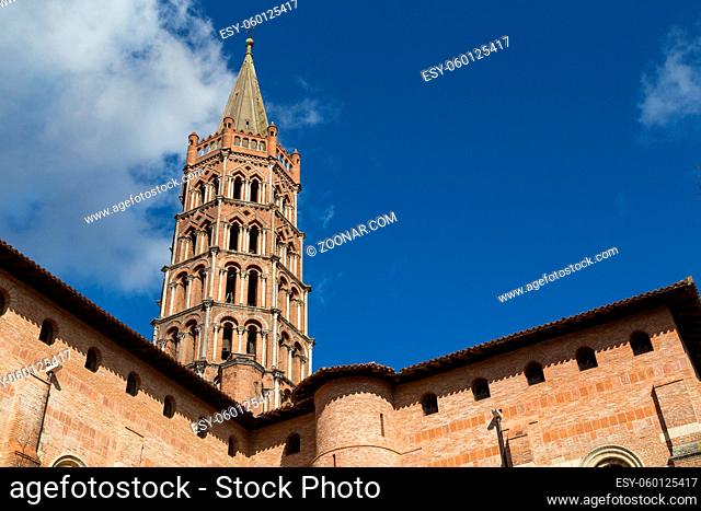 Photograph of the basilica Saint-Sernin in Toulouse, France