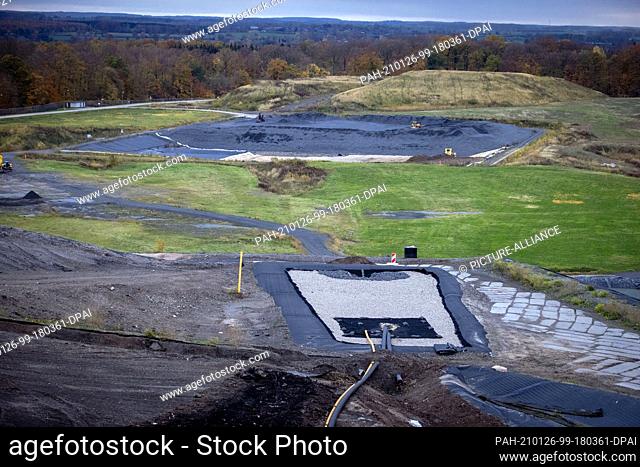 02 November 2020, Mecklenburg-Western Pomerania, Selmsdorf: The hazardous waste landfill of IAG - Ihlenberger Abfallgesellschaft