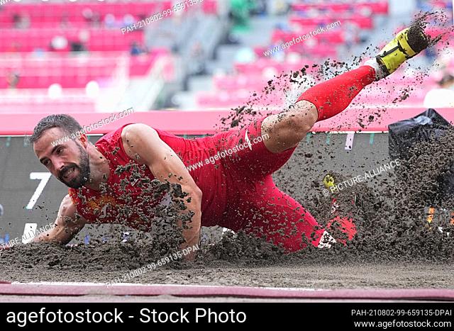 02 August 2021, Japan, Tokio: Athletics: Olympics, long jump, men, final, at the Olympic Stadium. Eusebio Cáceres from Spain in action
