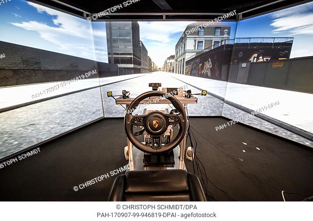 A driving simulator in the Fraunhofer Institute for Industrial Engineering (IAO) in Stuttgart, Germany, 4 September 2017. Photo: Christoph Schmidt/dpa