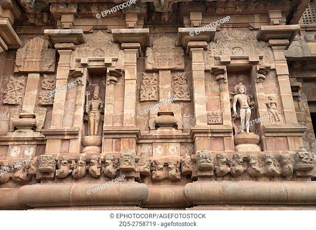 Virbhadra on the left and Bhikshatana on the right, southern niche, Brihadisvara Temple, Tanjore, Tamil Nadu, India