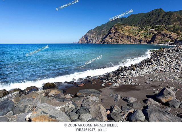 Strand an der Nordküste von Madeira
