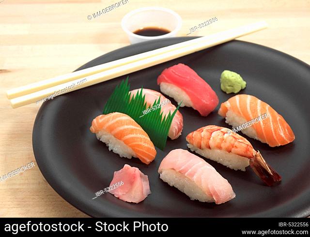 SUSHI NIGIRIZUSHI, JAPANESE FOOD