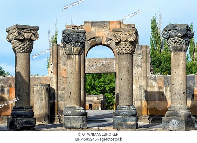 Zvarnots ruins, Zwartnots temple or St Gregory Cathedral, Mount Ararat in Turkey behind, Yerevan, Armavir Province, Armenia