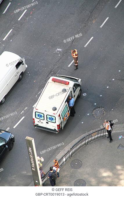 Traffic accident, ambulance, 2016, Paulista Avenue, Capital, City, São Paulo, Brazil