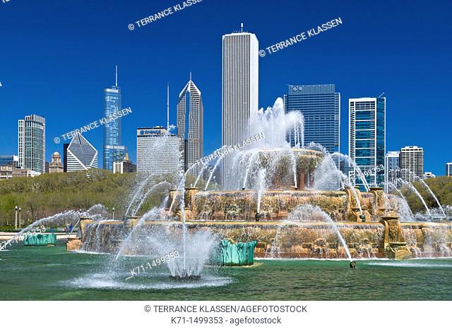 The Clarence Buckingham Memorial Fountain on Lakeshore Dr  in Chicago, Illinois, USA