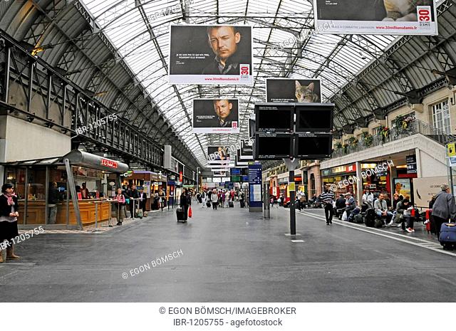 Gare de l'Est, interior view of the East Railway Station, Paris, France, Europe