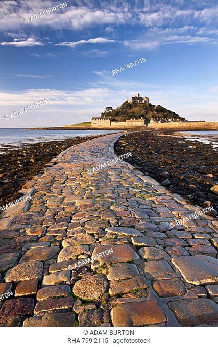Causeway over to St. Michaels Mount at low tide, Marazion, Cornwall, England, United Kingdom, Europe