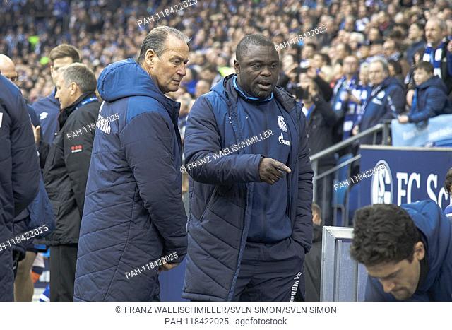 New Team Manager Gerald ASAMOAH (GE, r.) Before the match as usher for new coach Huub STEVENS (GE, l.); Soccer 1. Bundesliga, 26th matchday
