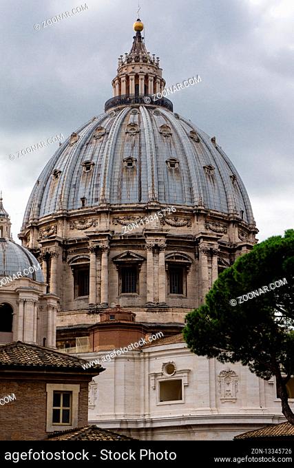 Italia katholische Kirche Petersdom Vatikanstadt bei Tag