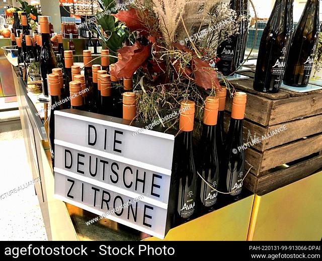 PRODUCTION - 20 January 2022, Berlin: Verjus is offered for sale in a department store. If you love grapes, you don't necessarily have to drink wine or must
