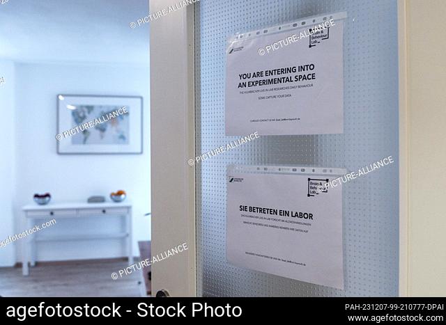 04 December 2023, Bavaria, Kulmbach: View into the living room of the Live-In-Lab at the University of Bayreuth. Opening of the Live-In-Lab for holistic...