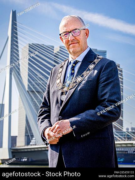 ROTTERDAM - Portret van Burgemeester Ahmed Aboutaleb voorafgaand aan de Rotterdamse dodenherdenking, 4 mei 2022. Foto: Patrick van Katwijk