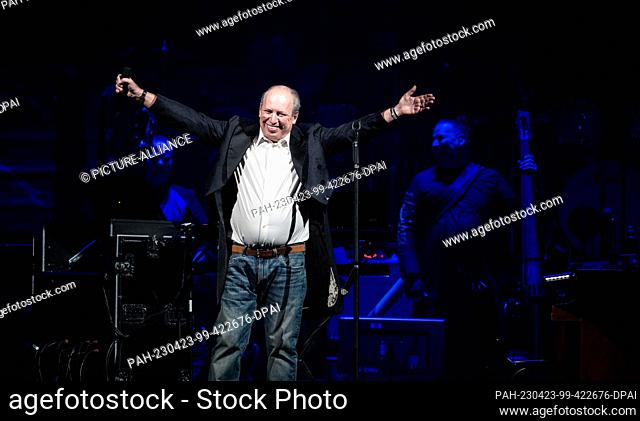 23 April 2023, North Rhine-Westphalia, Oberhausen: Hans Zimmer stands on stage and speaks to the audience at the opening of the ""Hans Zimmer Live - Europe Tour...