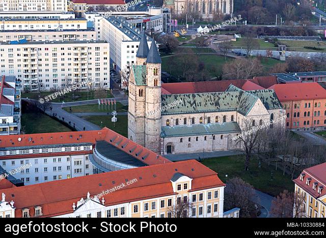 Germany, Saxony-Anhalt, Magdeburg, view of the Monastery of Our Lady and the state parliament on Domplatz