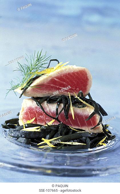 choice tuna steak with sea spaghetti topic: seaweed