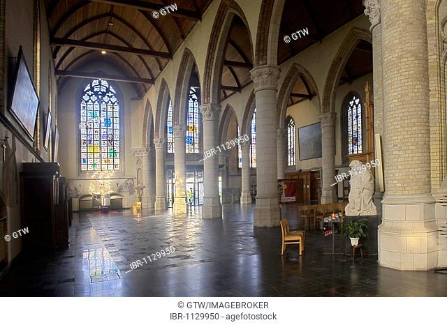 Church Onze Lieve Vrouwekerk, Central Nave and stained glass windows, Nieuwpoort, Belgian North Sea Coast, Belgium