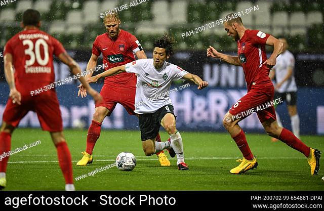 02 July 2020, Bremen: Football: Bundesliga - Relegation, Werder Bremen - 1st FC Heidenheim at Wohninvest Weserstadion: Bremen's Yuya Osako in action with...