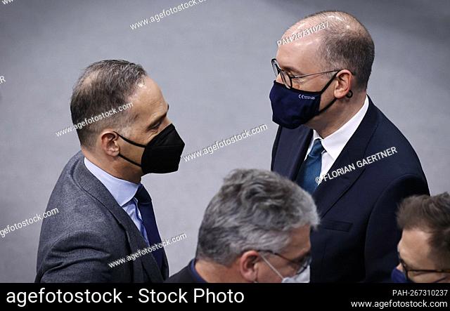 Heiko Maas (L), Executive Foreign Minister, and Niels Annen, Minister of State in the Foreign Office, recorded as part of the swearing-in of the new Federal...